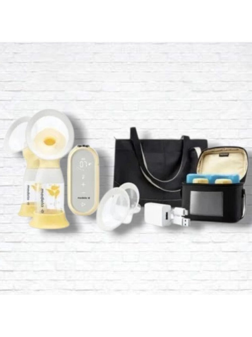 Medela Freestyle Flex Breast Pump With Carry Bag And Accessories